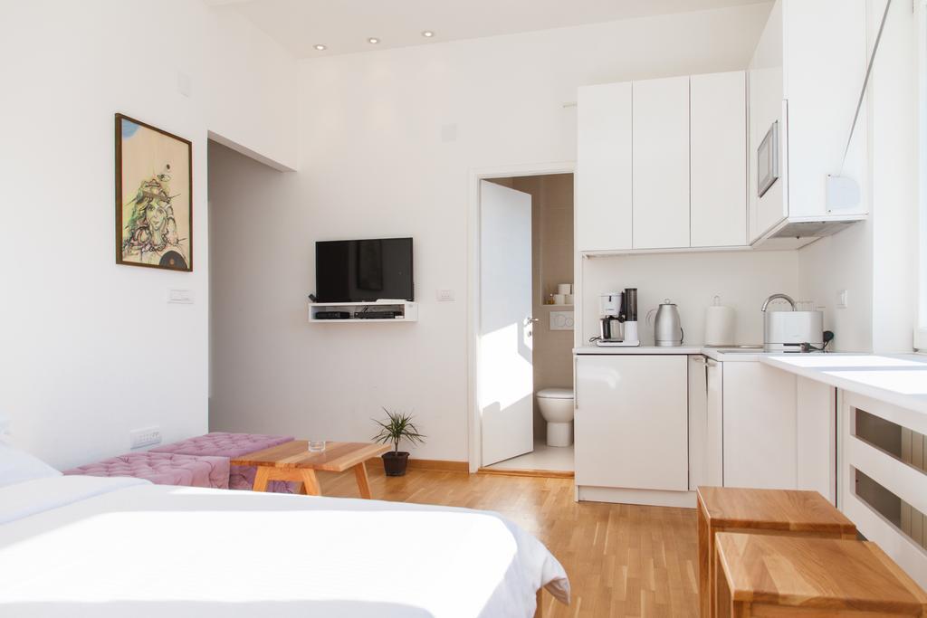 Apartment Slavia District Белград Номер фото