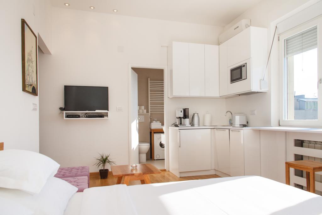 Apartment Slavia District Белград Номер фото